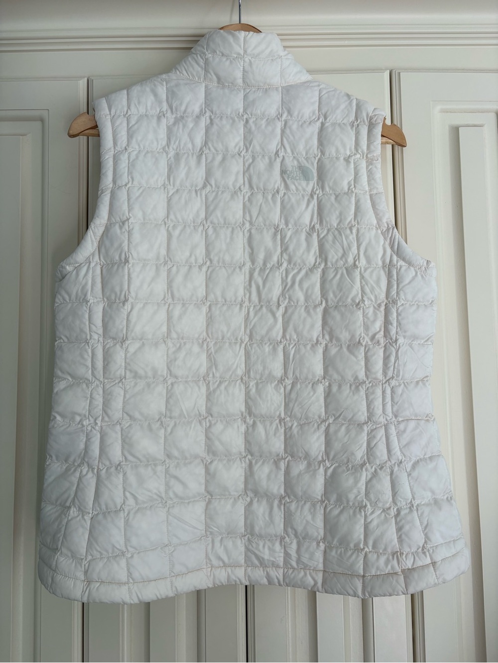 The North Face ThermoBall White Quilted Packable Puffer Vest Size L Activewear - Picture 4 of 7